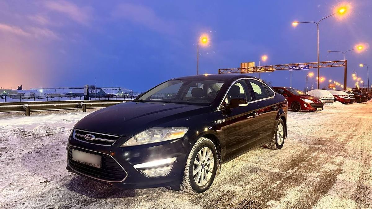 Купить Ford Mondeo IV Рестайлинг седан, 2013 года, цвет: Черный, за 860000  руб. в Санкт-Петербурге